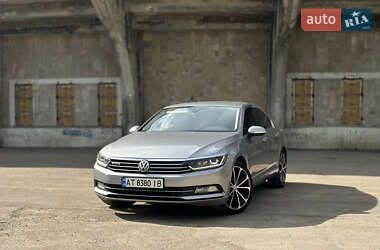Седан Volkswagen Passat 2017 в Калуше