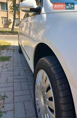 Универсал Volkswagen Passat 2010 в 