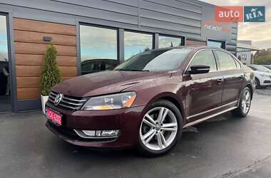 Седан Volkswagen Passat 2013 в Ровно