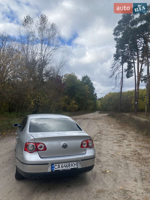 Седан Volkswagen Passat 2006 в Киеве