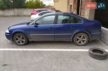 Седан Volkswagen Passat 2003 в 