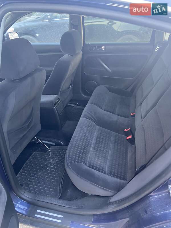 Седан Volkswagen Passat 2002 в Народичах