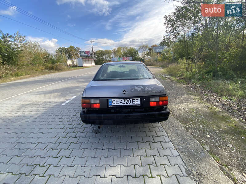 Седан Volkswagen Passat 1989 в Черновцах