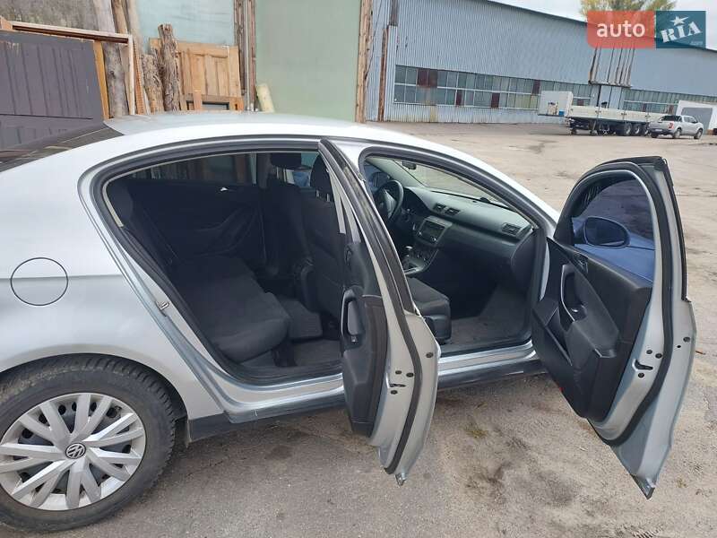 Седан Volkswagen Passat 2005 в Кременчуге