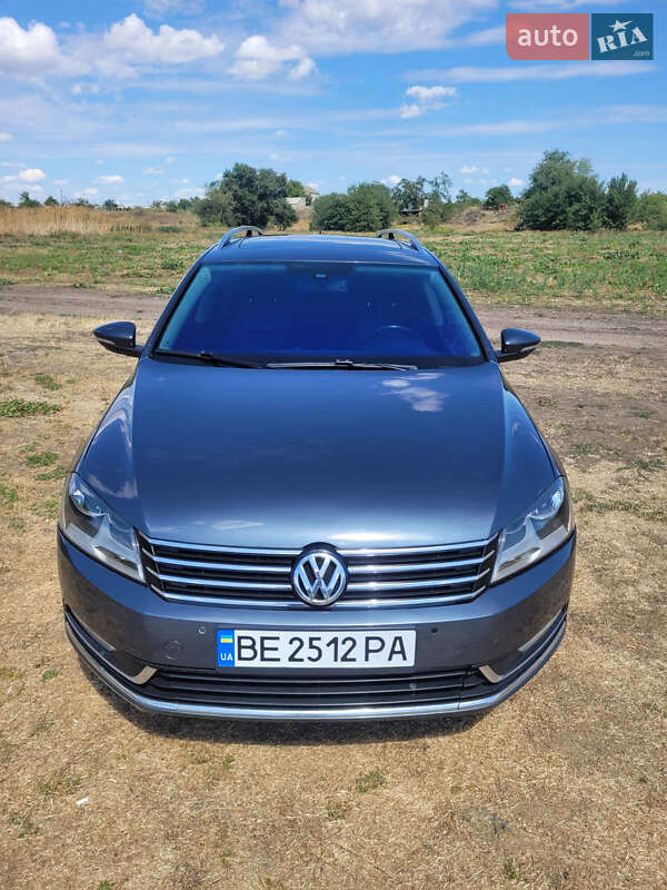 Універсал Volkswagen Passat 2012 в Вознесенську