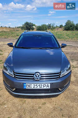 Универсал Volkswagen Passat 2012 в 