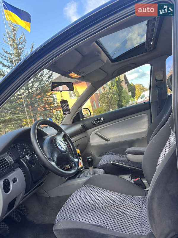 Седан Volkswagen Passat 1997 в Львові