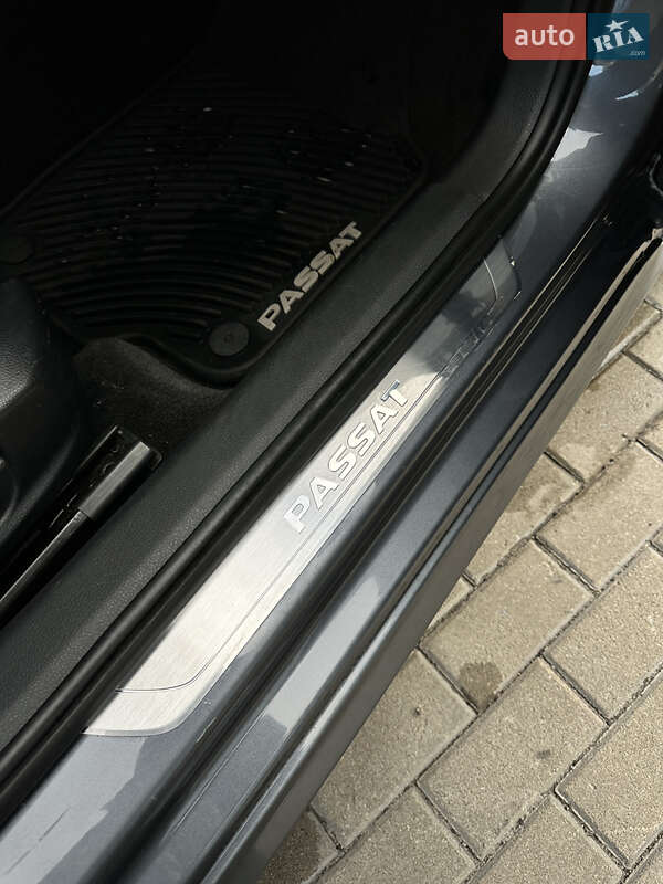 Седан Volkswagen Passat 2015 в Киеве