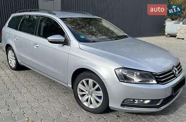 Универсал Volkswagen Passat 2011 в Дрогобыче