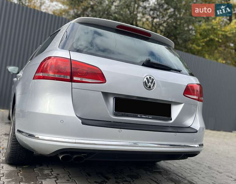 Универсал Volkswagen Passat 2011 в Дрогобыче