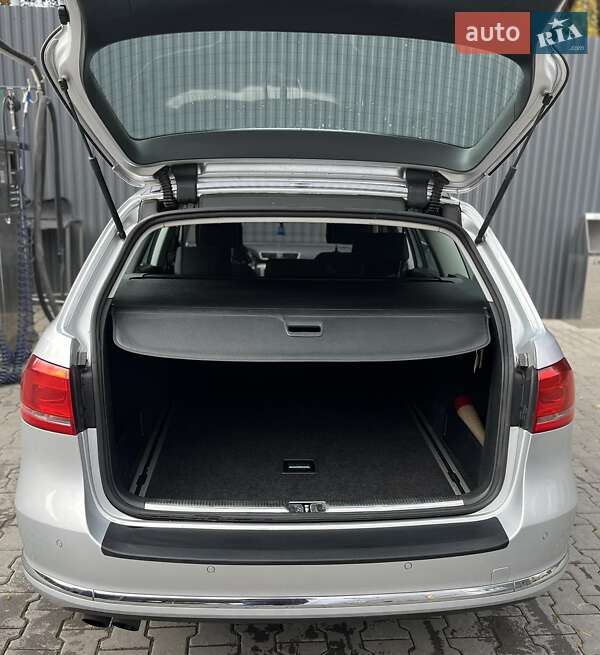 Универсал Volkswagen Passat 2011 в Дрогобыче