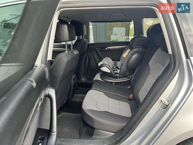 Универсал Volkswagen Passat 2011 в Дрогобыче