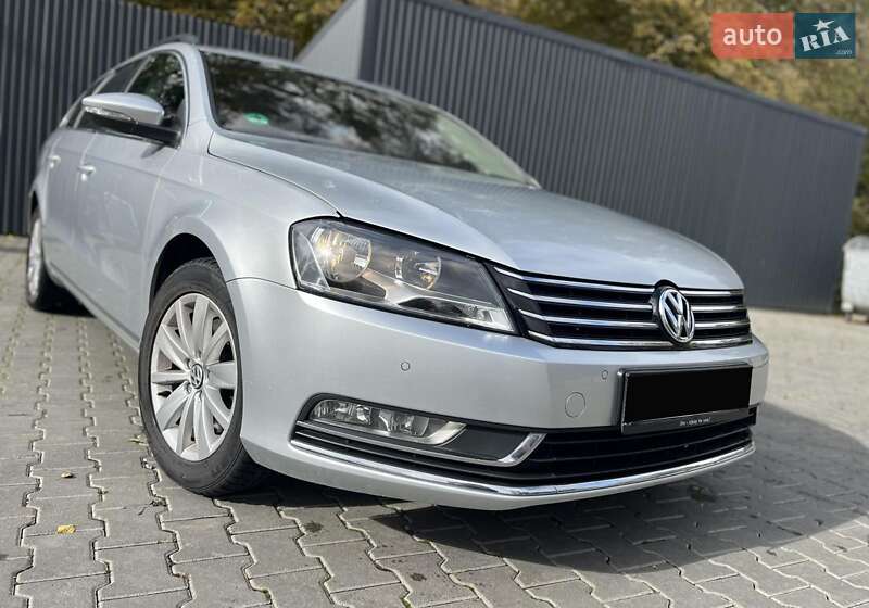 Универсал Volkswagen Passat 2011 в Дрогобыче