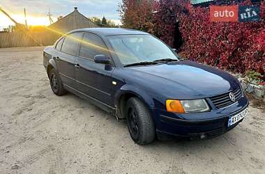 Седан Volkswagen Passat 2000 в Богодухове