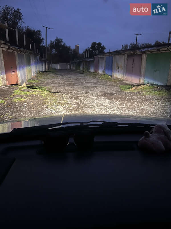 Седан Volkswagen Passat 1989 в Кривому Розі