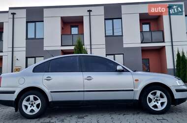 Седан Volkswagen Passat 1998 в 