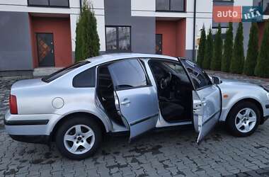 Седан Volkswagen Passat 1998 в 