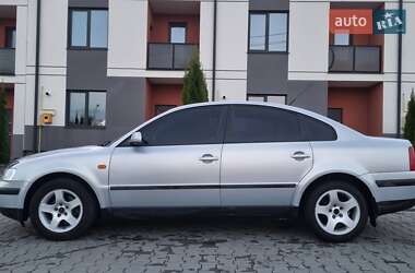 Седан Volkswagen Passat 1998 в 