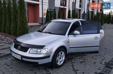 Седан Volkswagen Passat 1998 в 