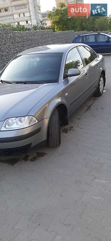 Седан Volkswagen Passat 2002 в Житомире