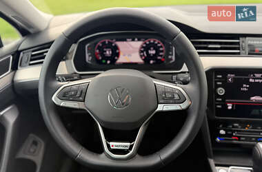 Седан Volkswagen Passat 2020 в 