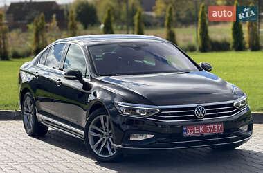 Седан Volkswagen Passat 2020 в 