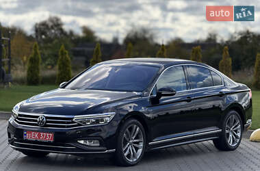 Седан Volkswagen Passat 2020 в 