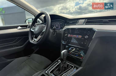 Седан Volkswagen Passat 2020 в 