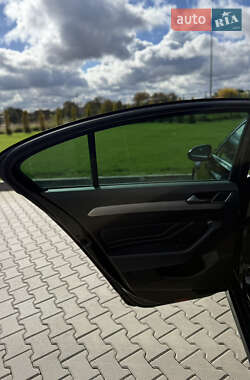 Седан Volkswagen Passat 2020 в 