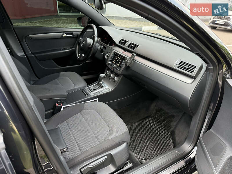 Универсал Volkswagen Passat 2014 в Киеве