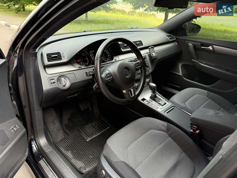Универсал Volkswagen Passat 2014 в Киеве