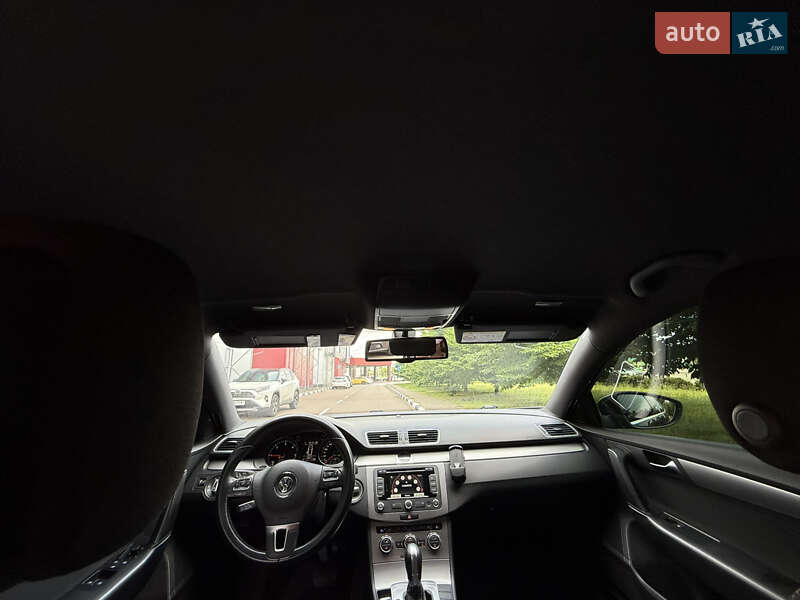Универсал Volkswagen Passat 2014 в Киеве