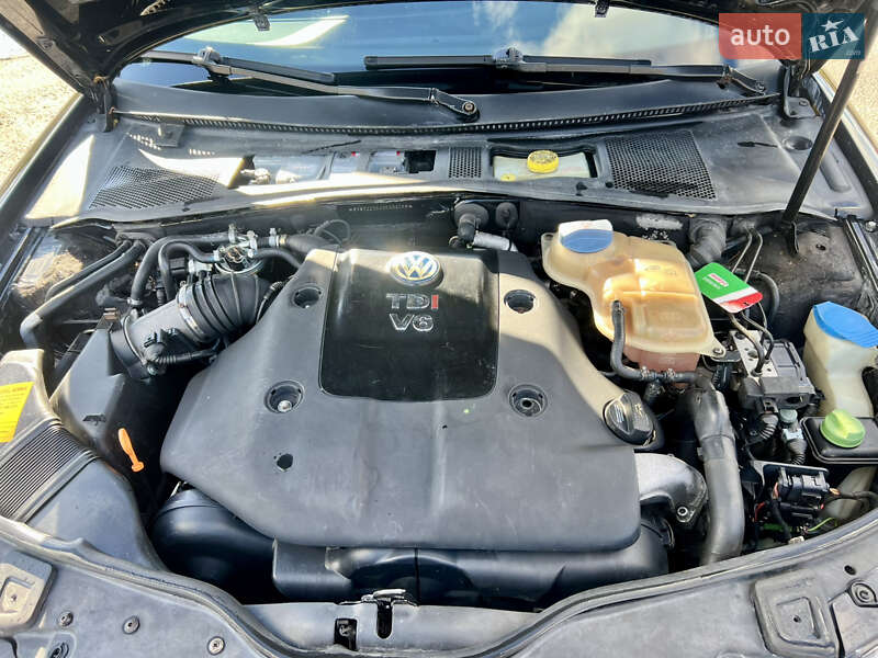 Универсал Volkswagen Passat 2003 в Звягеле