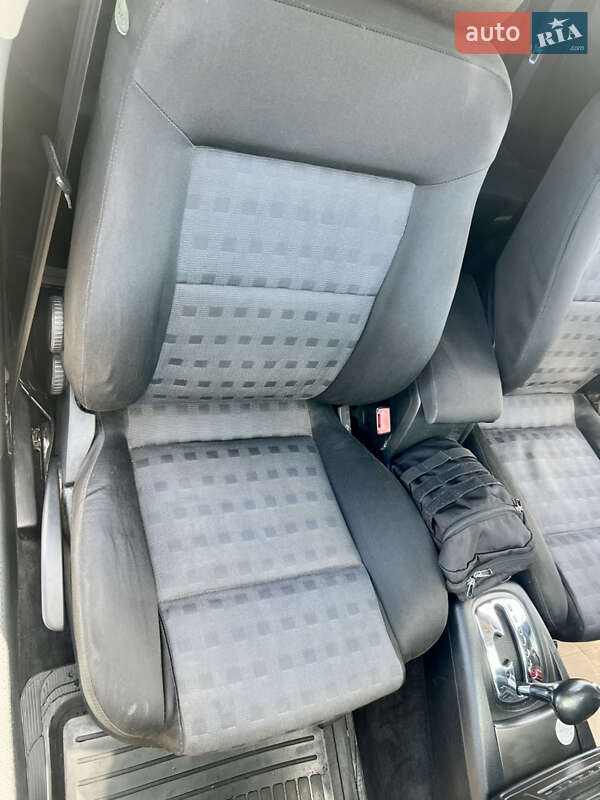 Универсал Volkswagen Passat 2003 в Звягеле