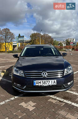Універсал Volkswagen Passat 2011 в Житомирі