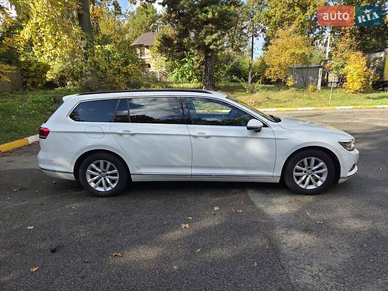 Универсал Volkswagen Passat 2016 в Буче