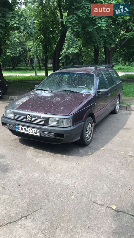 Универсал Volkswagen Passat 1993 в Киеве
