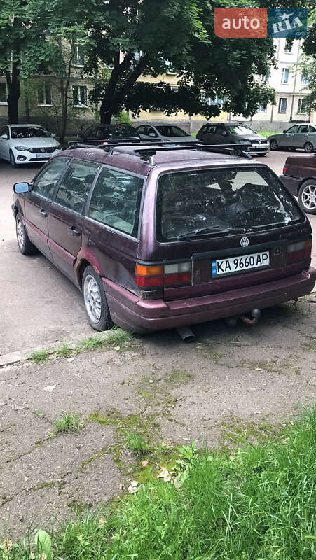 Универсал Volkswagen Passat 1993 в Киеве