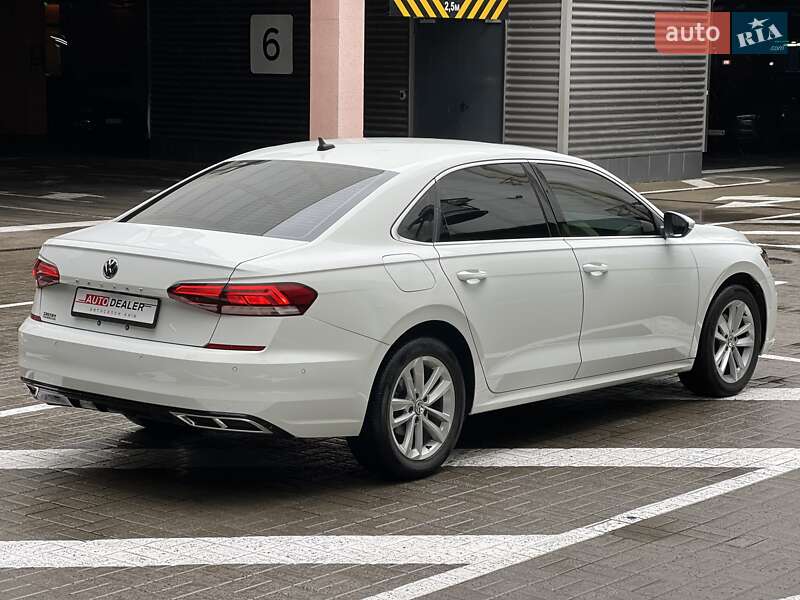 Седан Volkswagen Passat 2020 в Киеве