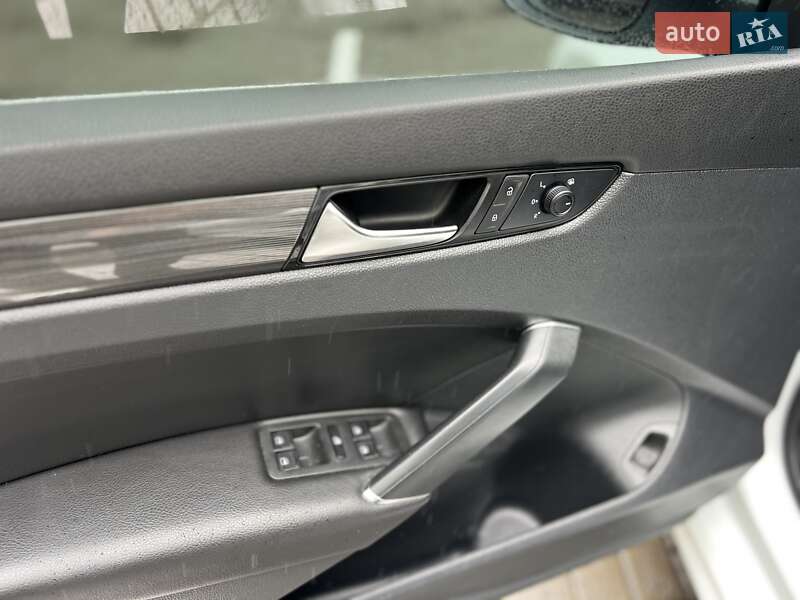 Седан Volkswagen Passat 2020 в Киеве