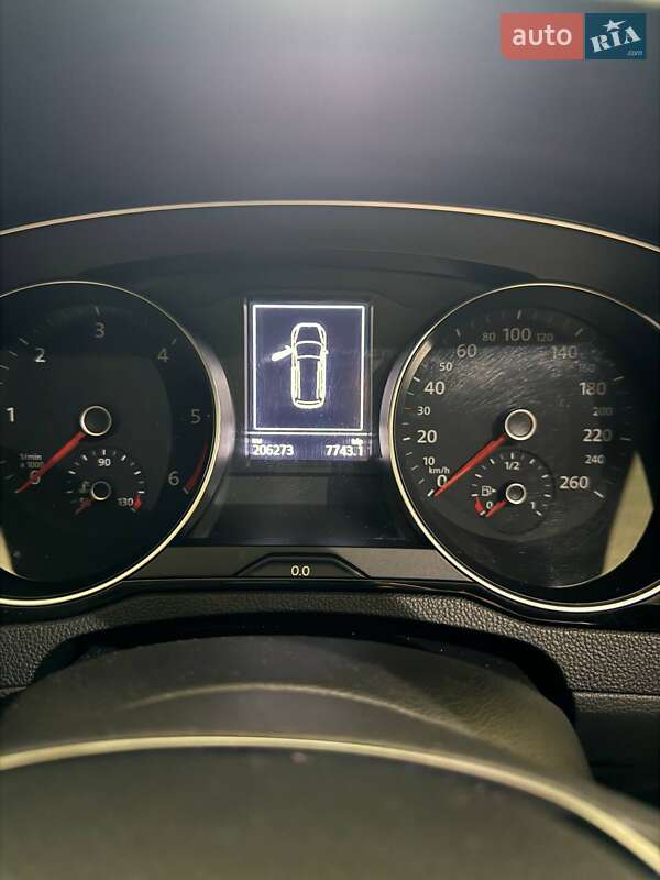 Универсал Volkswagen Passat 2018 в Киеве