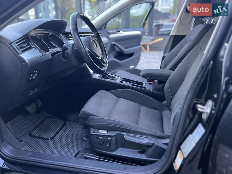 Універсал Volkswagen Passat 2015 в Тернополі