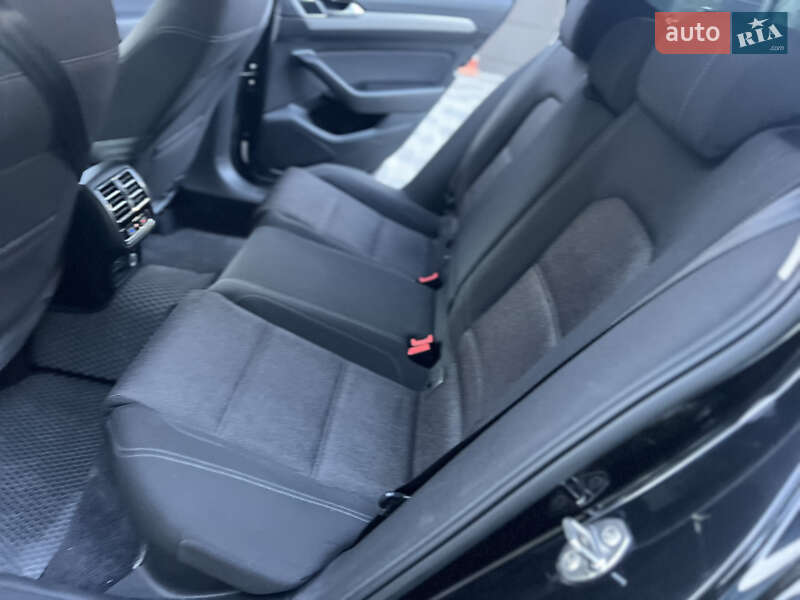 Універсал Volkswagen Passat 2015 в Тернополі