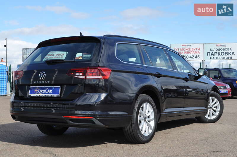 Универсал Volkswagen Passat 2022 в Киеве