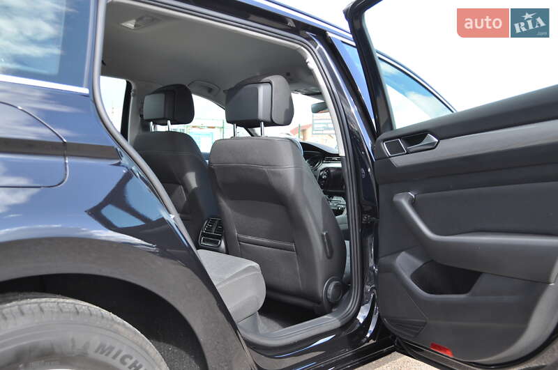 Универсал Volkswagen Passat 2022 в Киеве