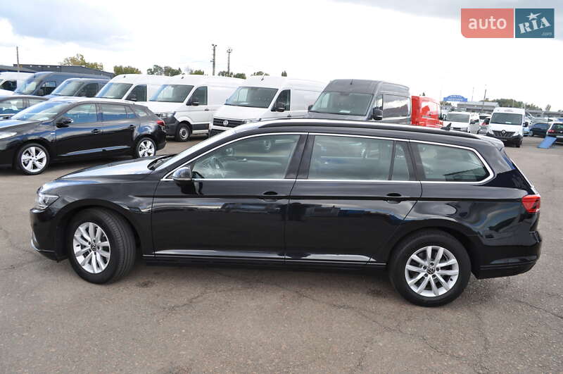 Универсал Volkswagen Passat 2022 в Киеве