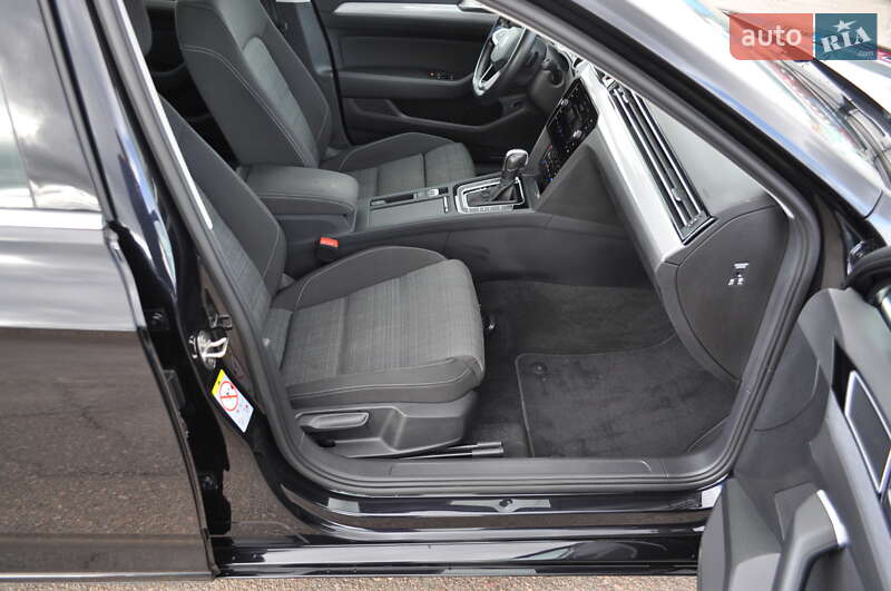 Универсал Volkswagen Passat 2022 в Киеве