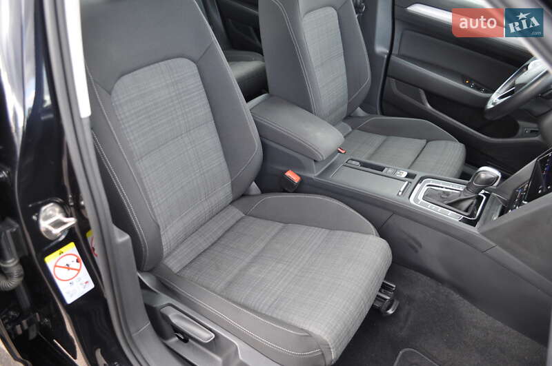 Универсал Volkswagen Passat 2022 в Киеве
