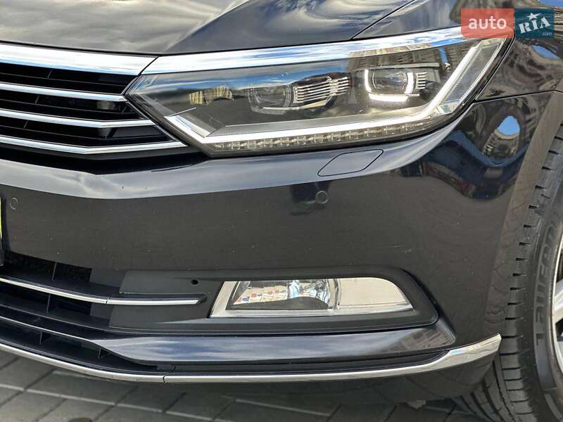 Седан Volkswagen Passat 2017 в Одессе