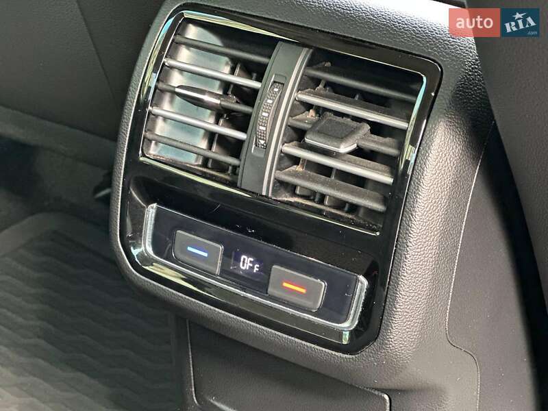 Седан Volkswagen Passat 2017 в Одессе